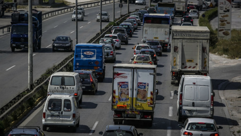 Οδηγός φορτηγού στην Κρήτη επιτέθηκε και έστειλε στο νοσοκομείο ελεγκτές της ΑΑΔΕ (vid)