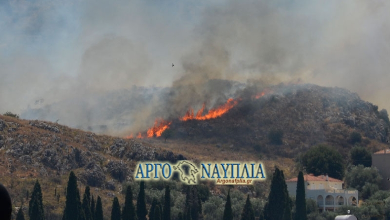 Υπό έλεγχο η φωτιά στο Ναύπλιο (pics & vid)