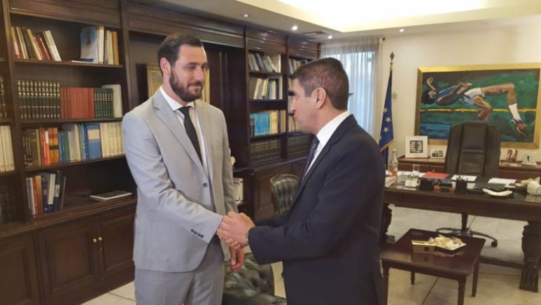 Λυσάνδρου: Βία, γηπεδικές εγκαταστάσεις και πλαίσιο φορολογικών ελαφρύνσεων στην ατζέντα της κουβέντας με Αυγενάκη