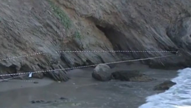 Εκκενώθηκε παραλία στο Πόρτο Ράφτη, κίνδυνος να πέσει βράχος σε λουόμενους