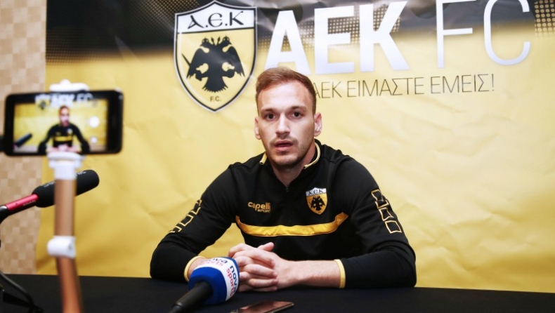 Μπακάκης - ΑΕΚ: «Στόχος το πρωτάθλημα»