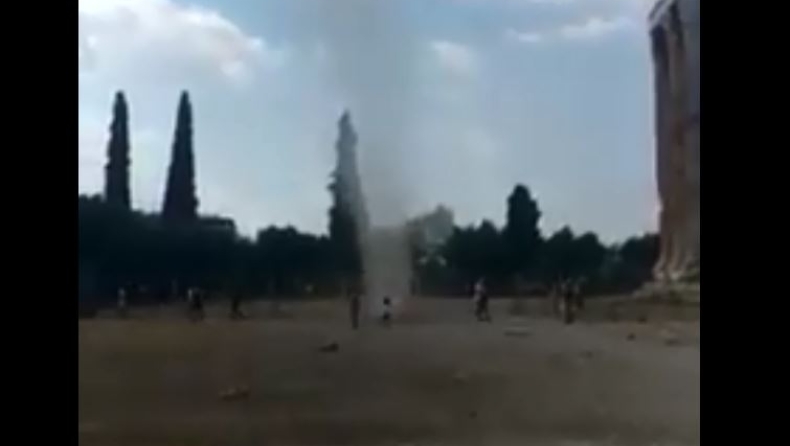 Κονιορτοστρόβιλος έκανε την εμφάνισή του στους Στύλους του Ολυμπίου Διός (vid)