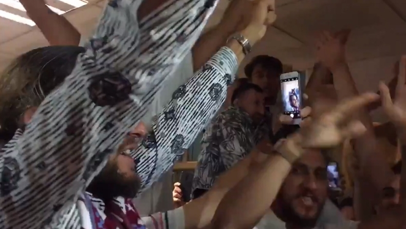 Γιουσούφ Γιαζίσι: Αποθεωτικός αποχαιρετισμός από τους οπαδούς στο αεροδρόμιο! (vid)