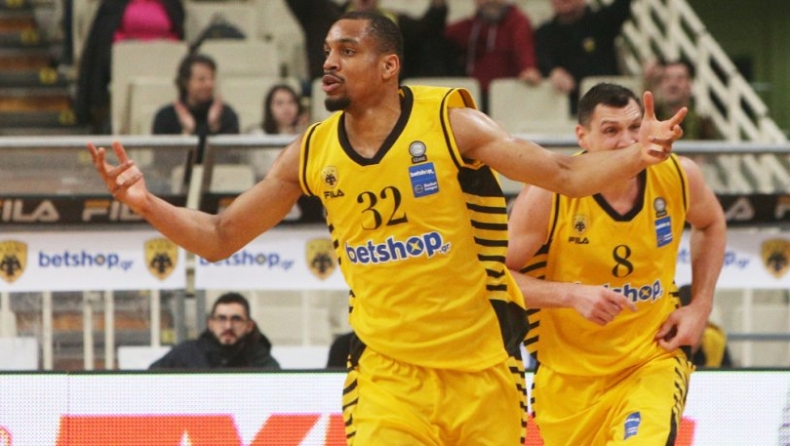 Χάντερ: «Μπορείτε να πείτε στην ΑΕΚ να με πληρώσει;» (pic)