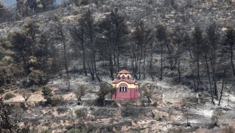 Εξετάζονται οι κινήσεις τριών υπόπτων για την μεγάλη πυρκαγιά στην Εύβοια