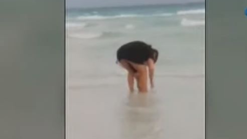 Παραλία έκλεισε για 3 μέρες επειδή μία μητέρα έθαψε την πάνα της κόρης της (vid)