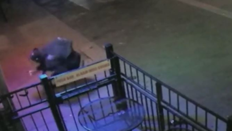 Video ντοκουμέντο: Η στιγμή που οι αστυνομικοί σκοτώνουν τον μακελάρη του Ντέιτον (vid)