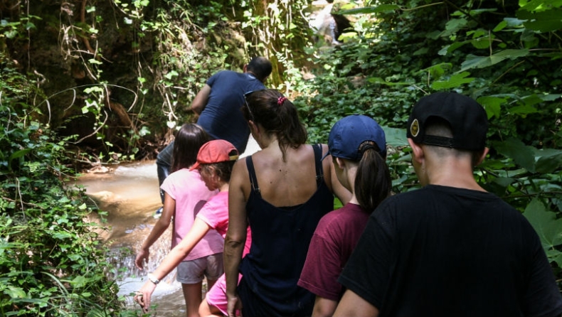 Κρήτη: Ήθελαν να περάσουν το φαράγγι και... έμειναν εκεί!