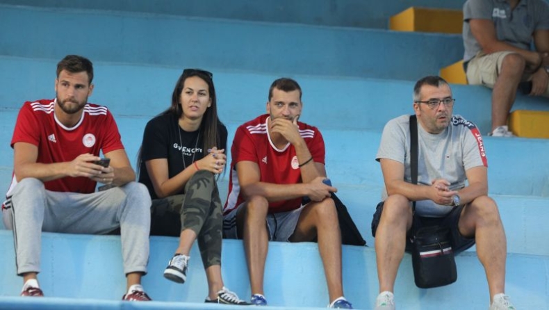 Βλέπουν τον τελικό του πόλο Κοβάσεβιτς-Λαζάρεβιτς (pics)