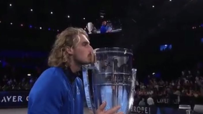 Laver Cup: Οι στιγμές του Τσιτσιπά με την κούπα (vids)