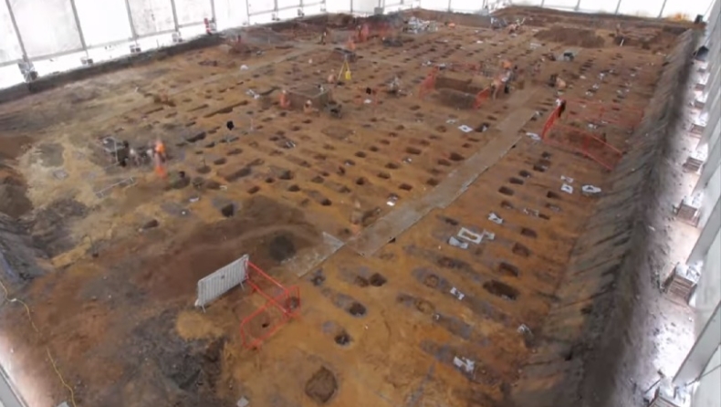 Αρχαιολόγοι ξέθαψαν 6500 πτώματα από νεκροταφείο 200 ετών για να περάσει το τρένο (vids)