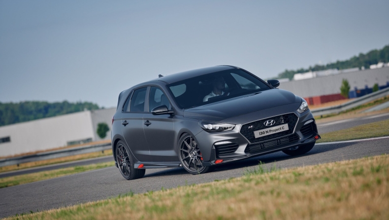 To Hyundai i30 Ν γίνεται πολεμική μηχανή! (pics) 