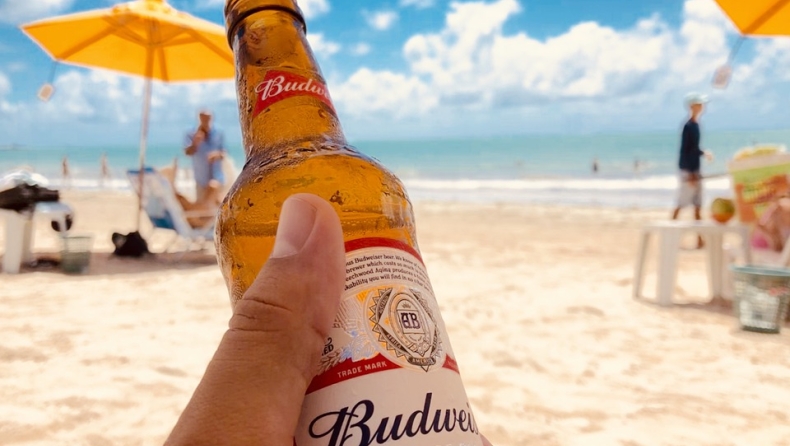 Ο πόλεμος της μπύρας: H Budweiser υποστηρίζει οτι της έκλεψαν τις συνταγές