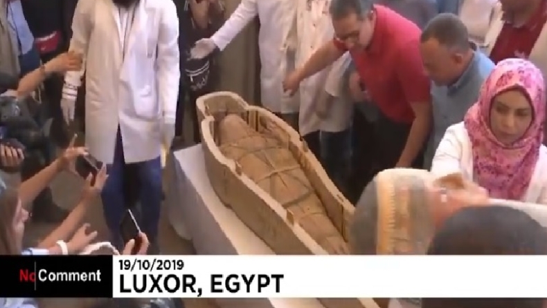 Η ανακάλυψη του αιώνα στην Αίγυπτο: Τριάντα σαρκοφάγους 3.000 ετών παρουσίασαν οι αρχές (pics & vids)