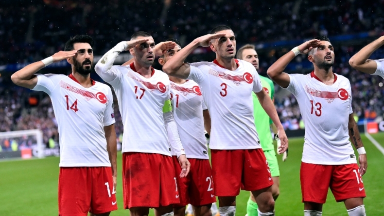 Η UEFA ξεκίνησε πειθαρχική έρευνα για την Τουρκία! (pic)