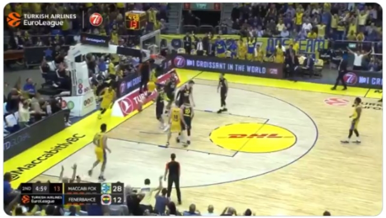 Κάσπι υψώνει, Χάντερ καρφώνει (vid)