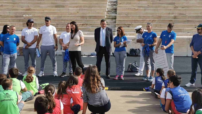Νίκη Κεραμέως και Σπύρος Καπράλος στην έναρξη του προγράμματος Αγαπώ τον αθλητισμό - Kids’ Athletics