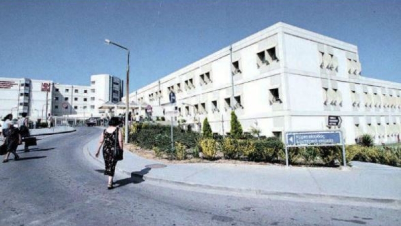 Νοσοκόμα στην Κρήτη κάπνιζε και «έφαγε» πρόστιμο 100 ευρώ