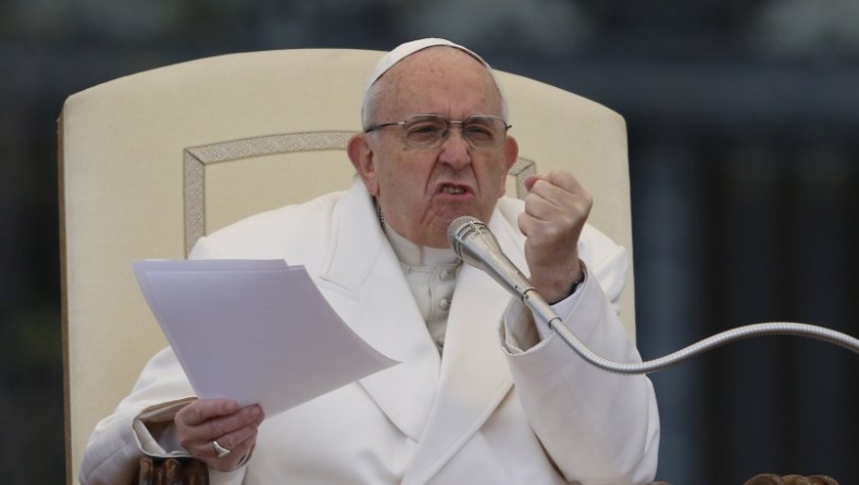 «Δαίμονες» απειλούν το ηλεκτρονικό προσευχητάρι του Βατικανού (pic)