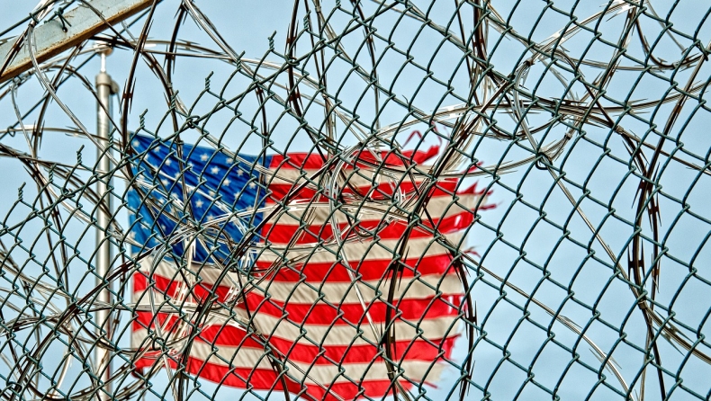 Η Καλιφόρνια βάζει λουκέτο στις ιδιωτικές φυλακές και στα ιδιωτικά κέντρα κράτησης μεταναστών
