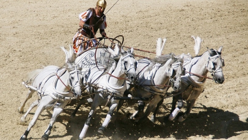 Απίστευτη ανακάλυψη: Αρχαιολόγοι έφεραν στο «φως» απολιθωμένο ρωμαϊκό άρμα με δύο άλογα! (pics)