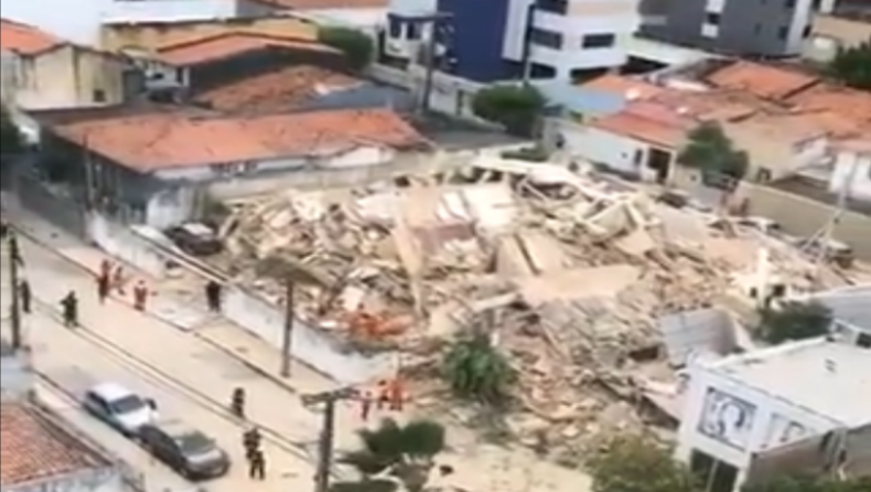 Η στιγμή που καταρρέει επταόροφη πολυκατοικία στη Βραζιλία, τουλάχιστον ένας νεκρός και πολλοί τραυματίες (vids)