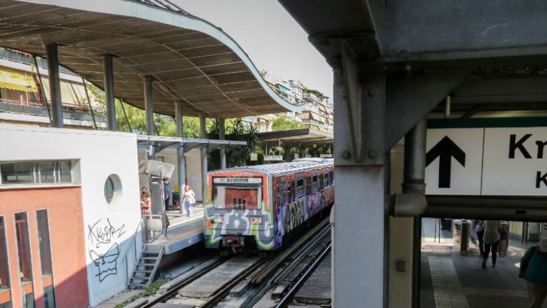 Στάσεις εργασίας σε τρένα και προαστιακό