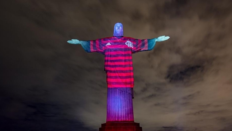 Στα χρώματα της Φλαμένγκο το άγαλμα του Ιησού στο Ρίο! (pics)