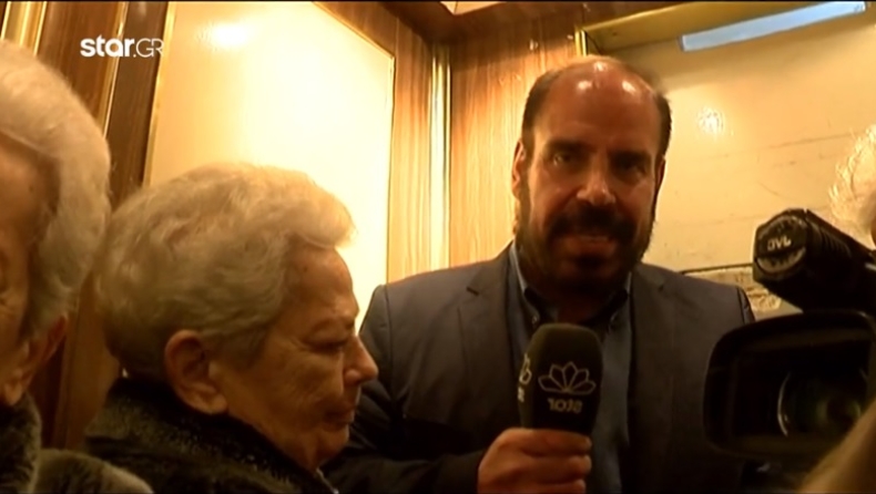 Μυθικός Βαγγέλης Γκούμας: Έμεινε στο ασανσέρ κατά την διάρκεια ρεπορτάζ (vid)