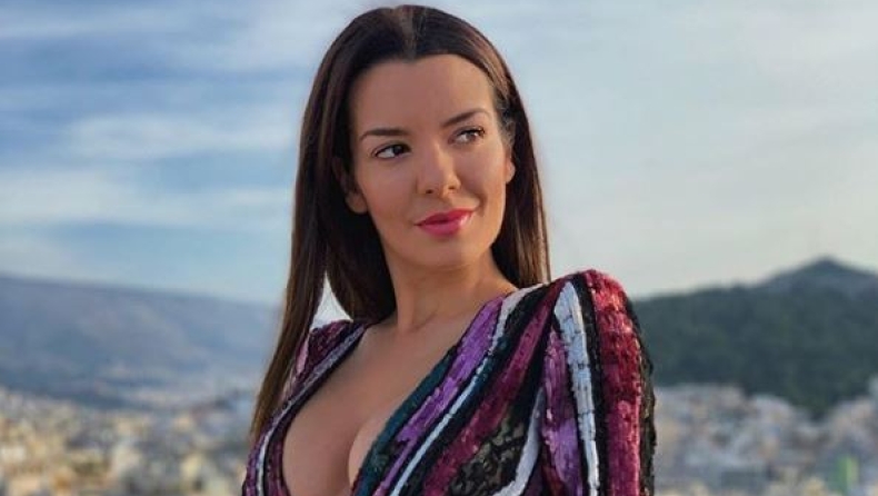 H Νικολέτα Ράλλη με εσώρουχα και νυφικό πέπλο (pic)