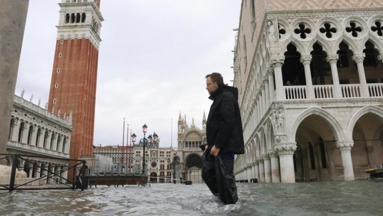 Νέα πλημμύρα στη Βενετία - Συναγερμός σε Φλωρεντία και Πίζα (vid)
