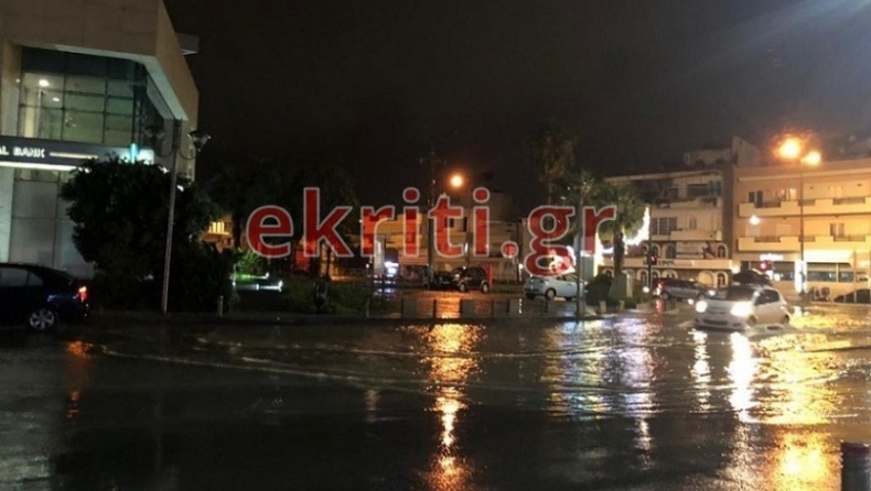 Ηράκλειο: Ποτάμια οι δρόμοι από τη βροχή (pics)
