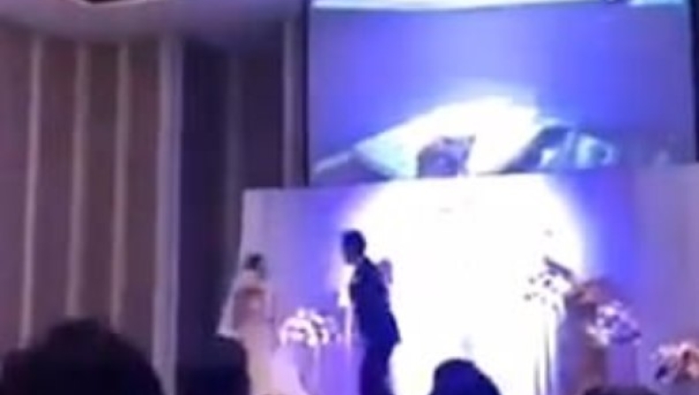 Έπαιξε στον γάμο του video με τη νύφη να τον απατά με τον κουνιάδο της (vid)