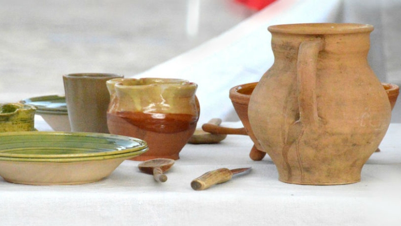 Αρχαιολόγοι ανακάλυψαν αντικείμενα και αυγά 1700 ετών από την Ρωμαϊκή εποχή (pics)
