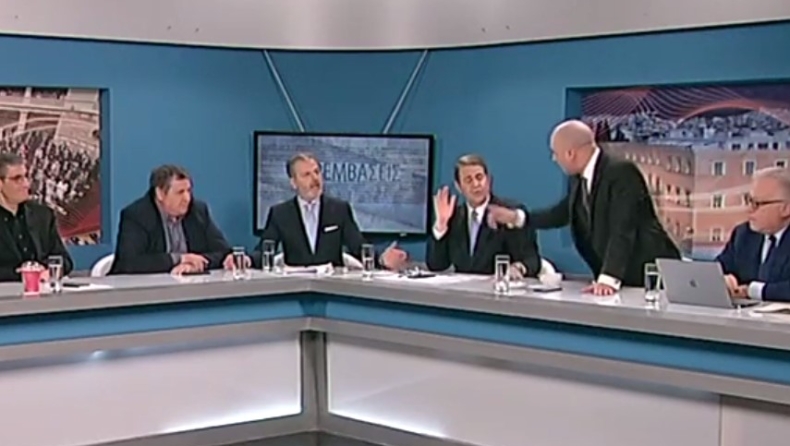 Ροντέο με Μπογδάνο: Πέταξε το μικρόφωνο, πήρε τον καφέ του και έφυγε (vid)