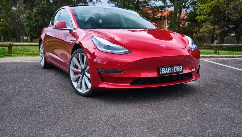 Έρχονται αναβαθμίσεις για το Tesla Model 3