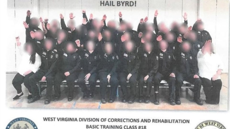 Εκπαιδευόμενοι φρουροί φυλακών θα απολυθούν εξαιτίας ομαδικού ναζιστικού χαιρετισμού