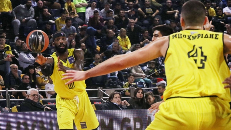 Ο Καμπερίδης θέλει τον Λάκι Τζόουνς