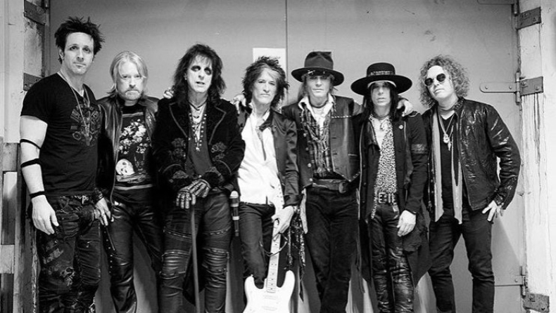 Ο Τζόνι Ντεπ μαζί με τους Aerosmith για τα 50 χρόνια καριέρας τους