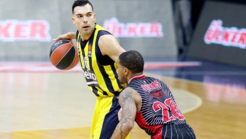 Φενέρμπαχτσε - Αρμάνι 73-64: Φενέρ και άμυνα από τα παλιά