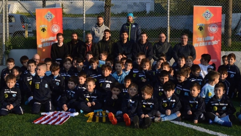 ΠΣΑΠ: Επίσκεψη Αλμπάνη, Μπουχαλάκη σε σχολή ποδοσφαίρου (pics)