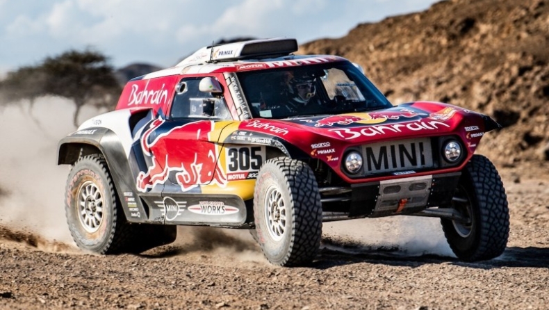 O Κάρλος Σάινθ πέρασε μπροστά στο Ράλι Ντακάρ