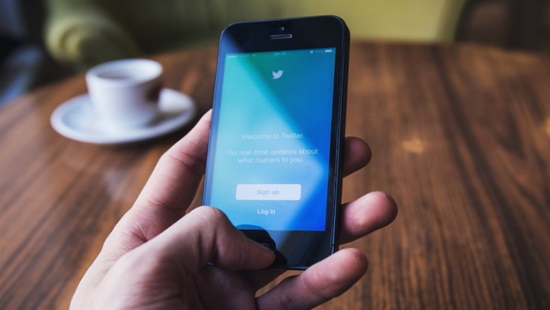 Το Twitter δοκιμάζει νέους τρόπους για να περιορίσει τη διαδικτυακή παρενόχληση (vid)