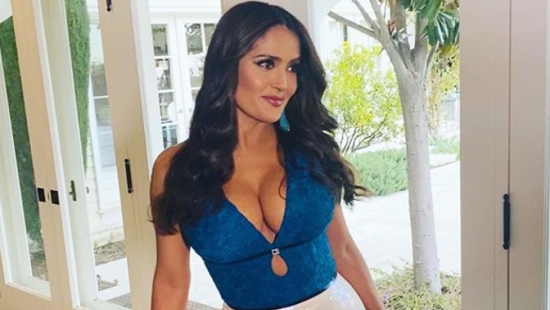 Το μπούστο της Salma Hayek στις «Χρυσές Σφαίρες» έβγαζε μάτια (pics)