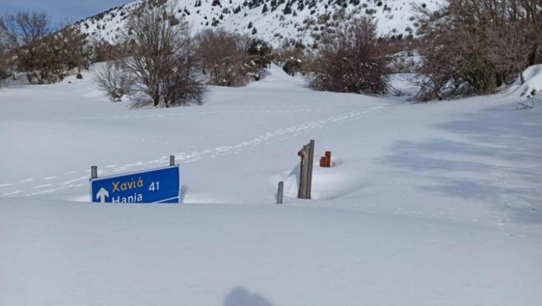«Χάθηκε» από το χιόνι η είσοδος στο φαράγγι της Σαμαριάς (pics & vid)