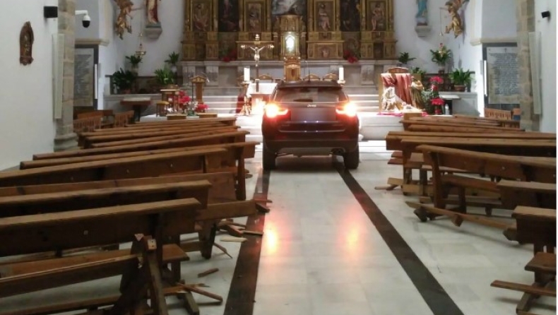 Ιδιοκτήτης Cannabis Shop εισέβαλε σε εκκλησία με το SUV του επειδή «τον είχε κυριεύσει ο διάβολος» (vid)