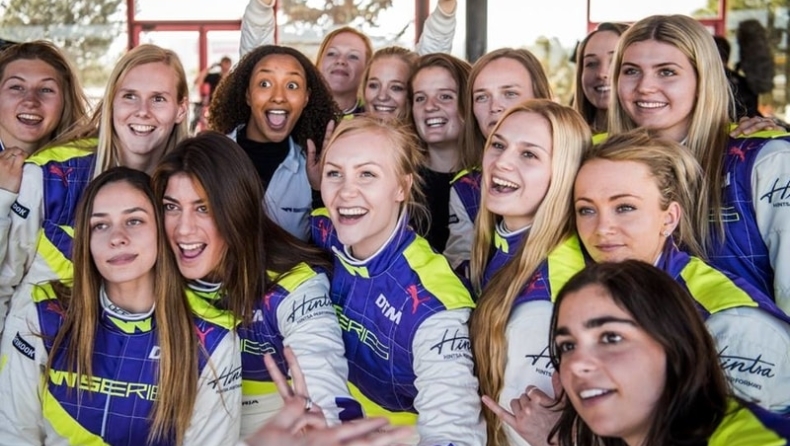 H Ferrari ψάχνει γυναίκες οδηγούς!