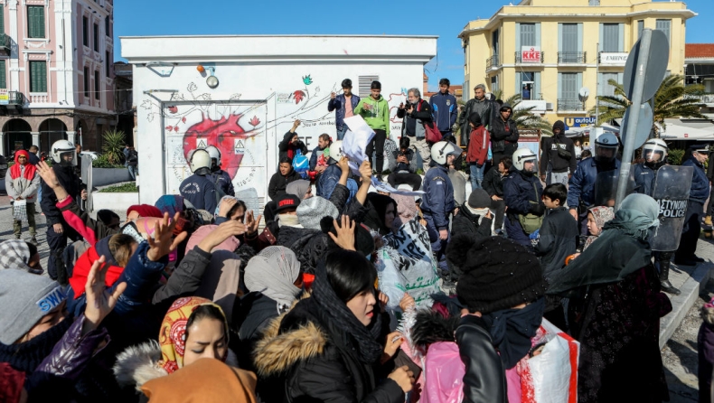 Η κυβέρνηση επιτάσσει ακίνητα και εκτάσεις για τους πρόσφυγες