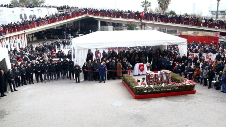 Αφιερωμένο στα θύματα της Θύρας 7 το ηλεκτρονικό περιοδικό του Ολυμπιακού