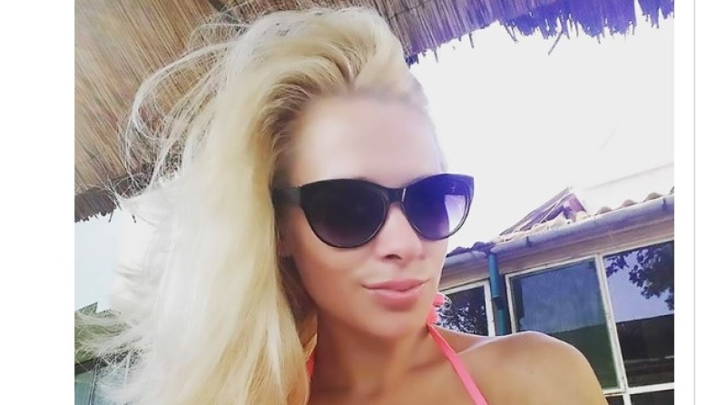 "Κokaina": Η καλλονή που συνελήφθη με ναρκωτικά και όπλα (pics)